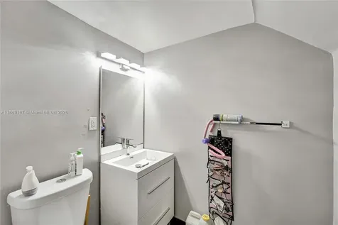 2218 NW 59th Way Lauderhill FL 33313