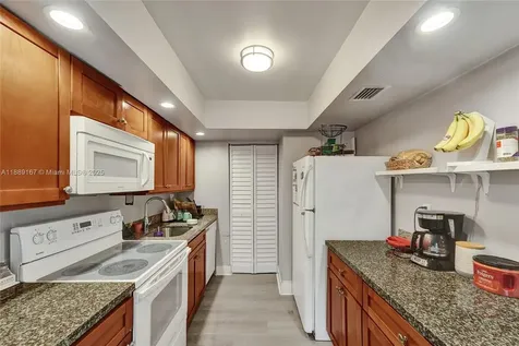 2218 NW 59th Way Lauderhill FL 33313