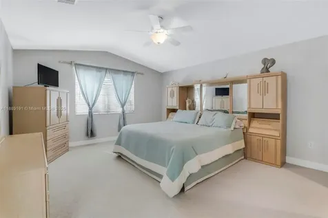 1061 NW 190th Avenue Pembroke Pines FL 33029