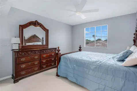 1061 NW 190th Avenue Pembroke Pines FL 33029