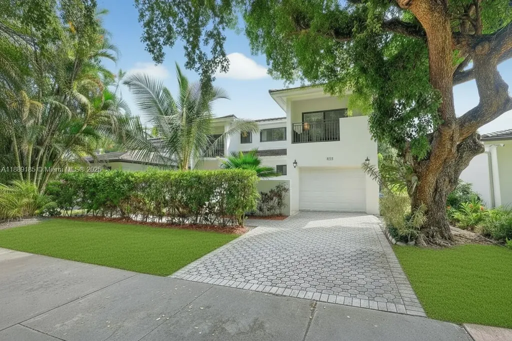 6345 Maynada Street Coral Gables FL 33146