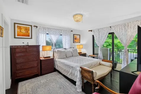 6345 Maynada Street Coral Gables FL 33146