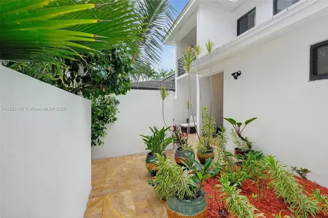 6345 Maynada Street Coral Gables FL 33146