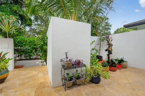 6345 Maynada Street Coral Gables FL 33146