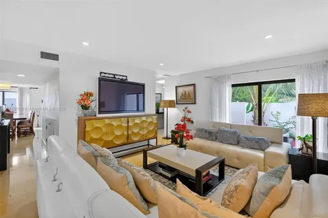 6345 Maynada Street Coral Gables FL 33146
