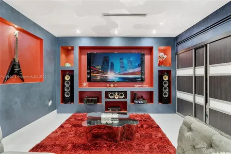 6763 SW 106 Place Miami FL 33173