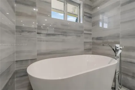 6763 SW 106 Place Miami FL 33173