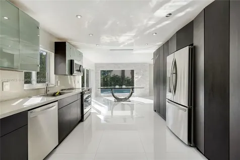 6763 SW 106 Place Miami FL 33173