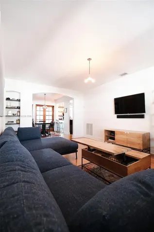 3160 SW 19th Terrace Miami FL 33145