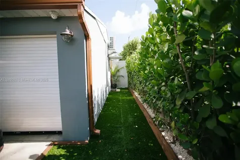 3160 SW 19th Terrace Miami FL 33145