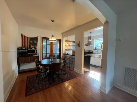 3160 SW 19th Terrace Miami FL 33145