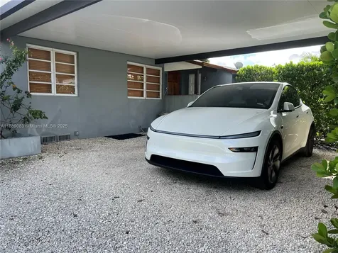 3160 SW 19th Terrace Miami FL 33145