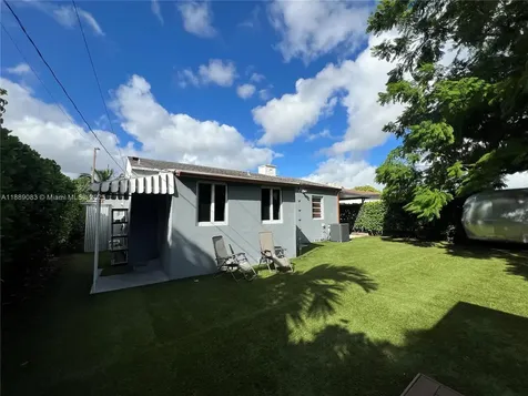 3160 SW 19th Terrace Miami FL 33145