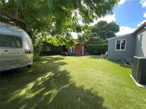 3160 SW 19th Terrace Miami FL 33145