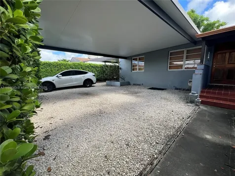 3160 SW 19th Terrace Miami FL 33145