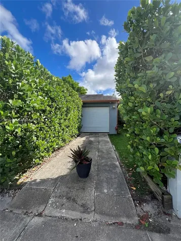 3160 SW 19th Terrace Miami FL 33145
