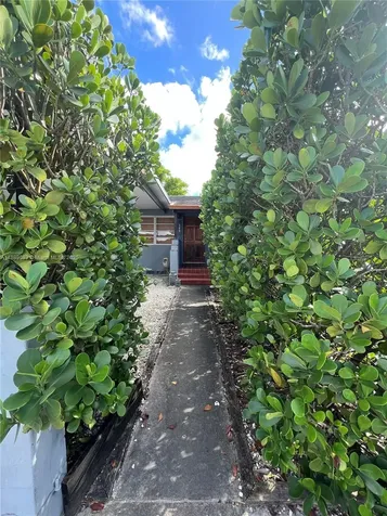 3160 SW 19th Terrace Miami FL 33145