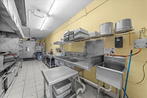 2313 NW 27th Avenue Miami FL 33142