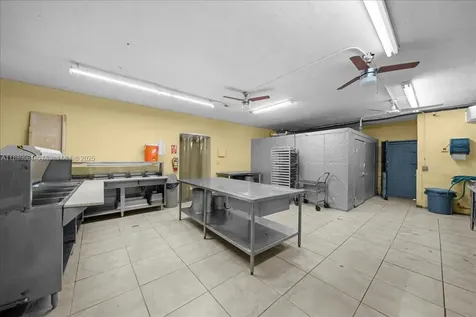 2313 NW 27th Avenue Miami FL 33142
