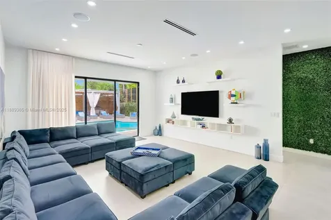 121 NW 41st Street Miami FL 33127
