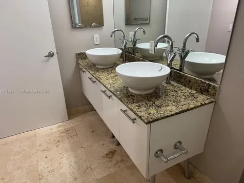 41 SE 5th Street Miami FL 33131
