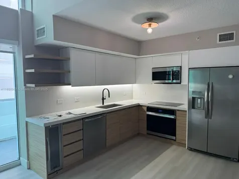 41 SE 5th Street Miami FL 33131