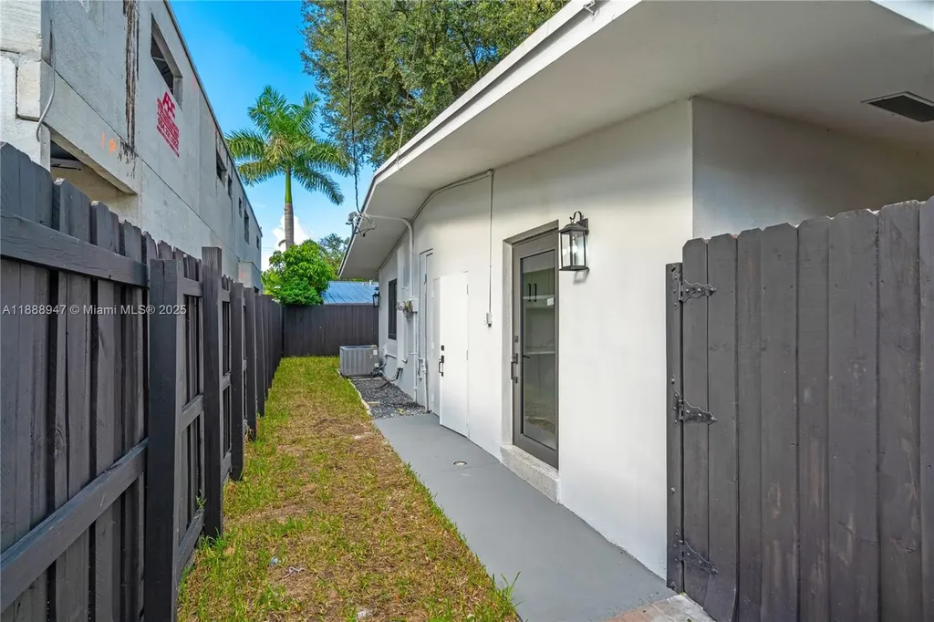 1341 SE 10th Avenue Fort Lauderdale FL 33316