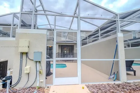962 Splash Shot Place Kissimmee FL 33896