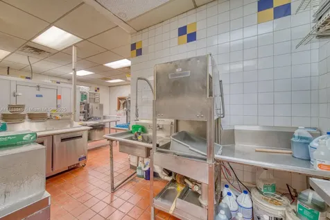 Restaurant And Bar For Sale On N Pine Island Road In Tamarac/sunrise Tamarac FL 33351