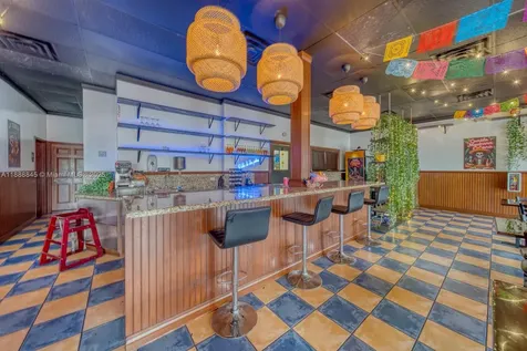 Restaurant And Bar For Sale On N Pine Island Road In Tamarac/sunrise Tamarac FL 33351