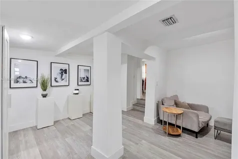 1101 NW 40th Street Miami FL 33127