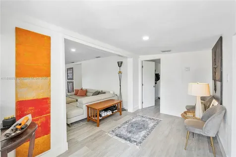 1101 NW 40th Street Miami FL 33127