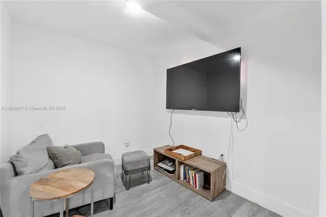 1101 NW 40th Street Miami FL 33127
