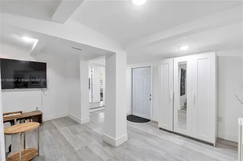 1101 NW 40th Street Miami FL 33127