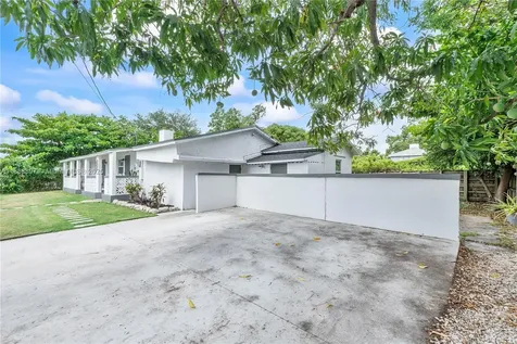 1101 NW 40th Street Miami FL 33127