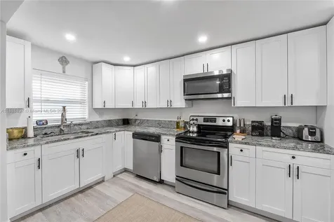 1101 NW 40th Street Miami FL 33127