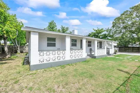 1101 NW 40th Street Miami FL 33127