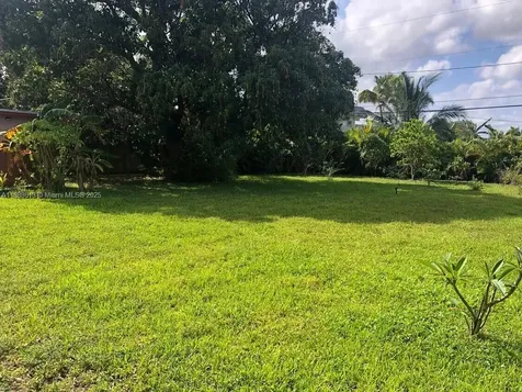 2815 Jackson Street Hollywood FL 33020