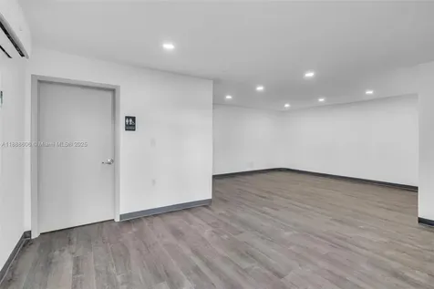 333 W 75th Place Hialeah FL 33014