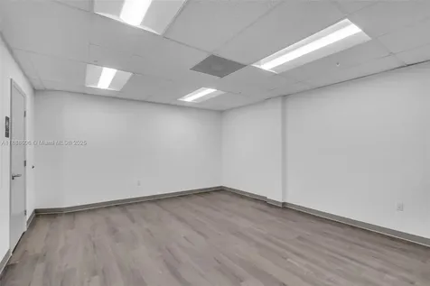 333 W 75th Place Hialeah FL 33014