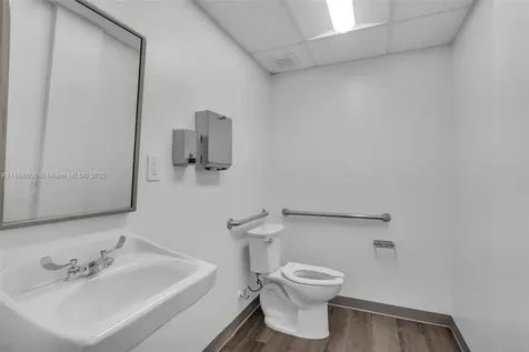 333 W 75th Place Hialeah FL 33014