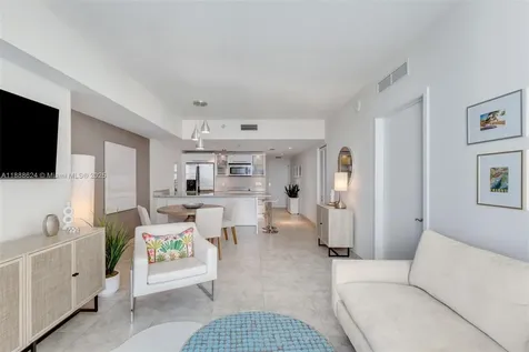 185 SW 7th Street Miami FL 33130