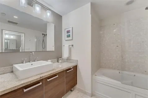 185 SW 7th Street Miami FL 33130