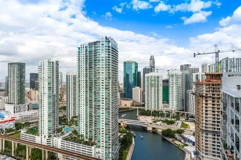 185 SW 7th Street Miami FL 33130