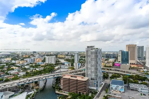 185 SW 7th Street Miami FL 33130