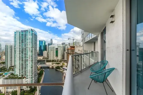 185 SW 7th Street Miami FL 33130