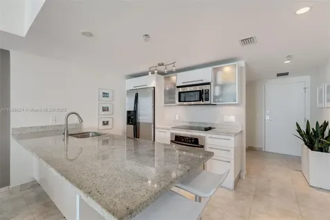 185 SW 7th Street Miami FL 33130