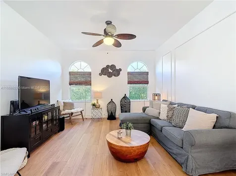4991 Brixton Court Naples FL 34104