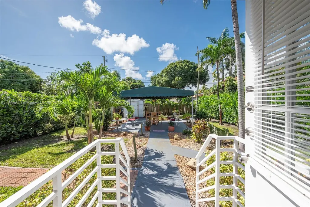 824 NE 17th Court Fort Lauderdale FL 33305