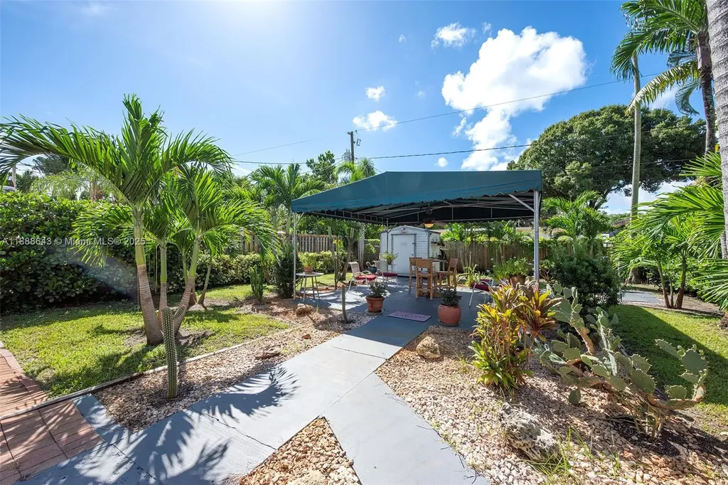 824 NE 17th Court Fort Lauderdale FL 33305